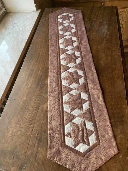 Tischläufer Noel Mauve-Gold / Kleinere Sterne/26-115 cm/ Materialpackung