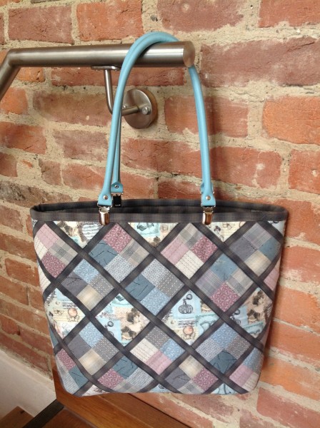 Tasche Madame 2/ Mit grauen oder rosanem Taschenhenkel/ in Komentar wählen